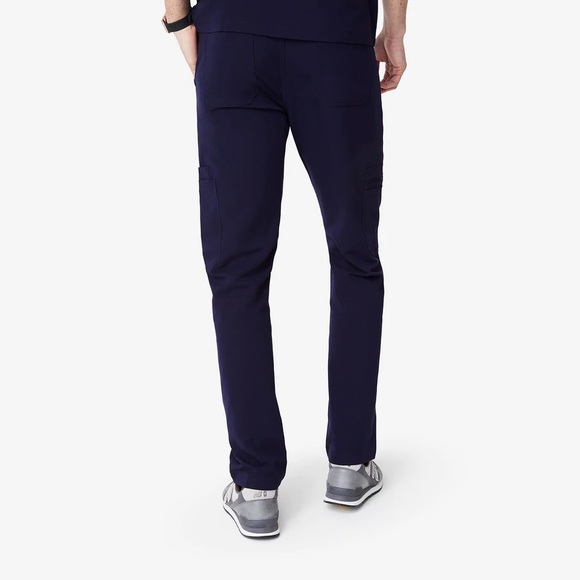 FIGS Men's Navy Cairo Short Cargo Scrub Pants - Picture 5 of 6